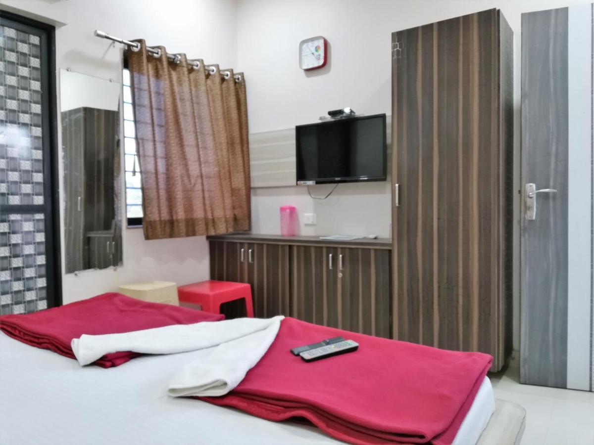 Hotel Shiv Regency Kukma Luaran gambar
