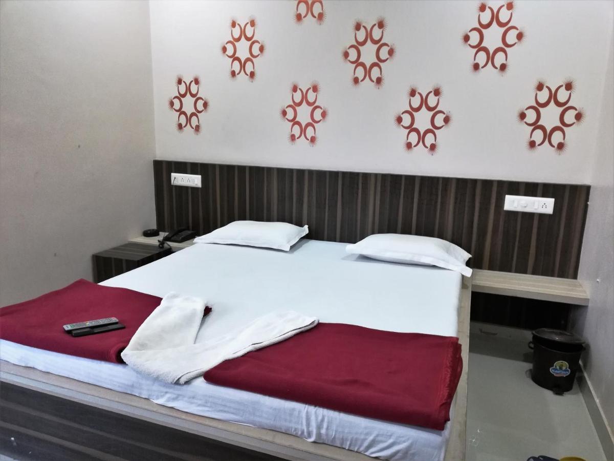 Hotel Shiv Regency Kukma Luaran gambar