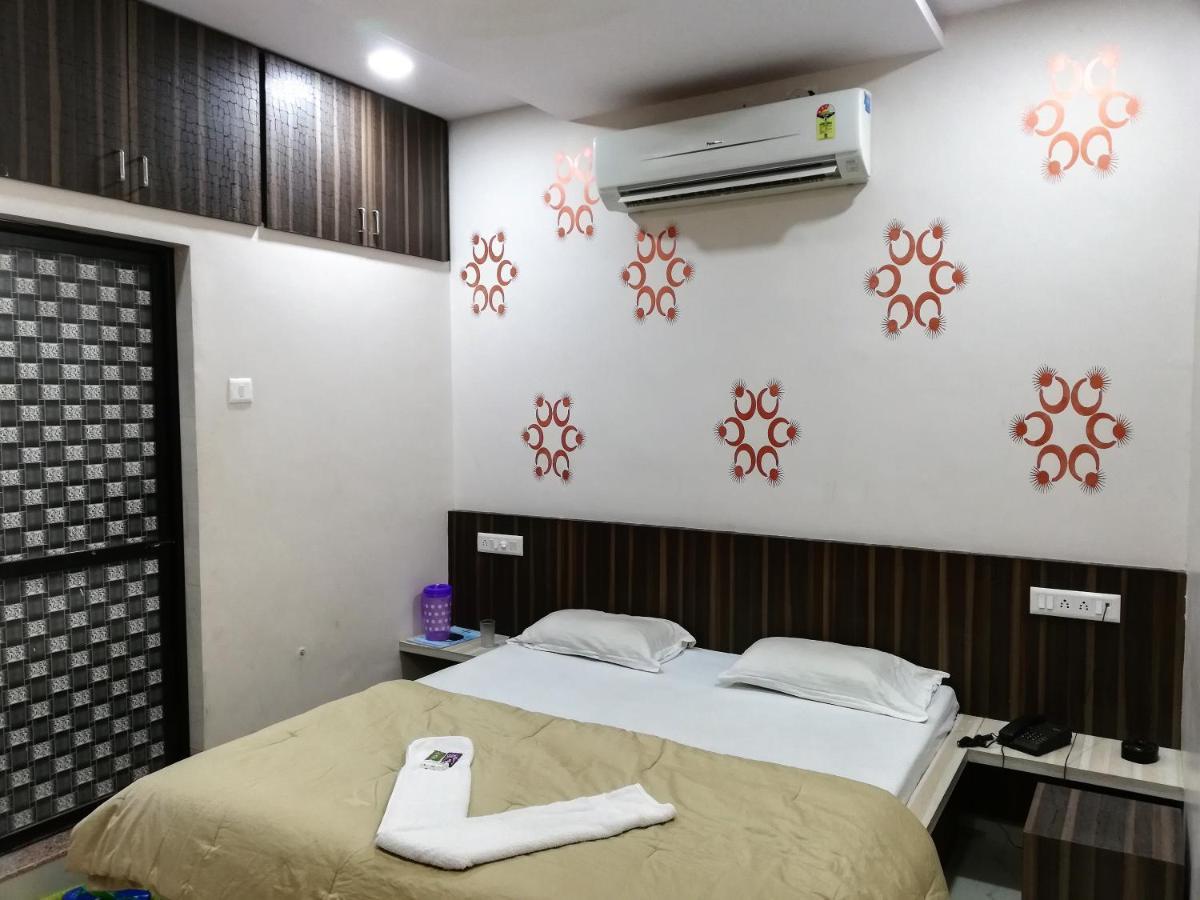 Hotel Shiv Regency Kukma Luaran gambar