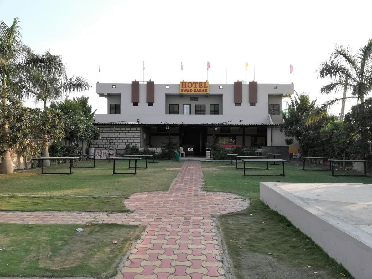 Hotel Shiv Regency Kukma Luaran gambar