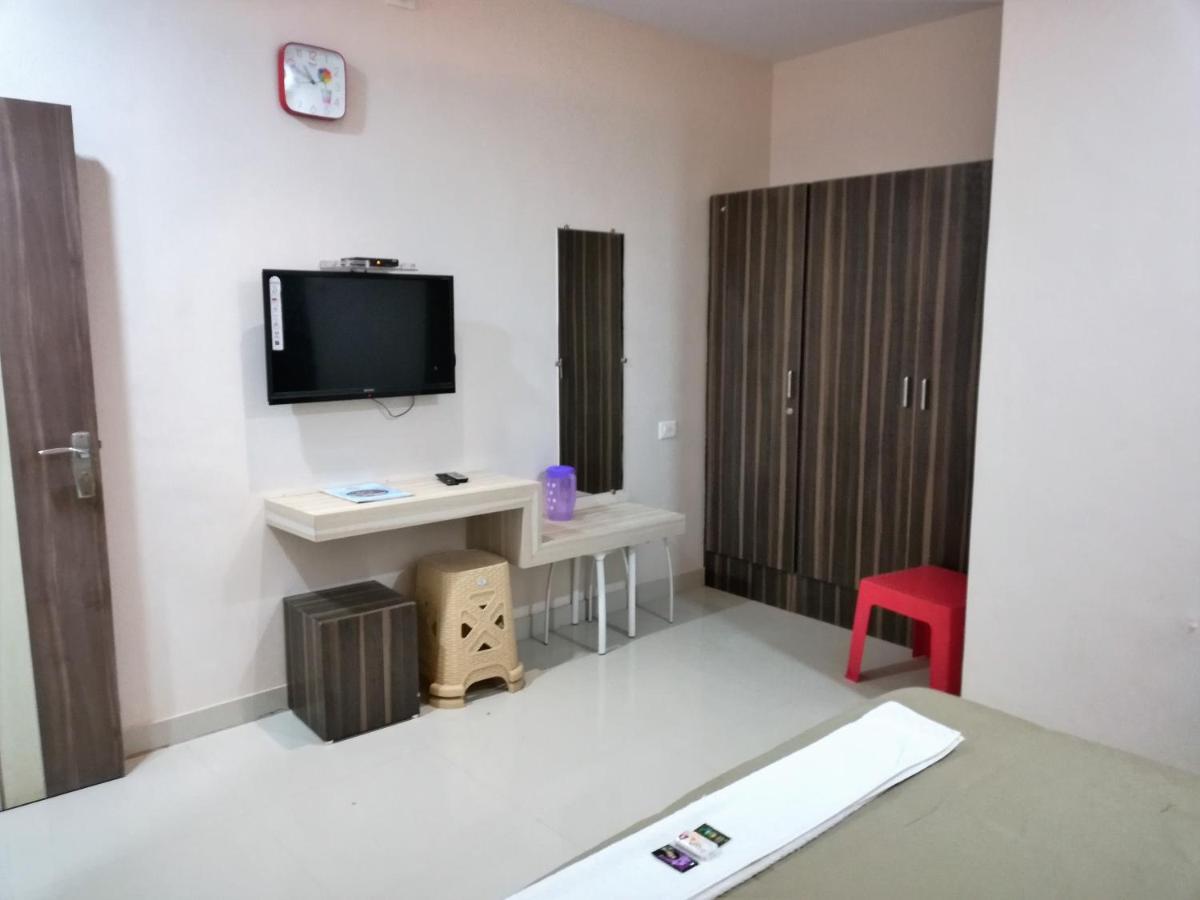 Hotel Shiv Regency Kukma Luaran gambar