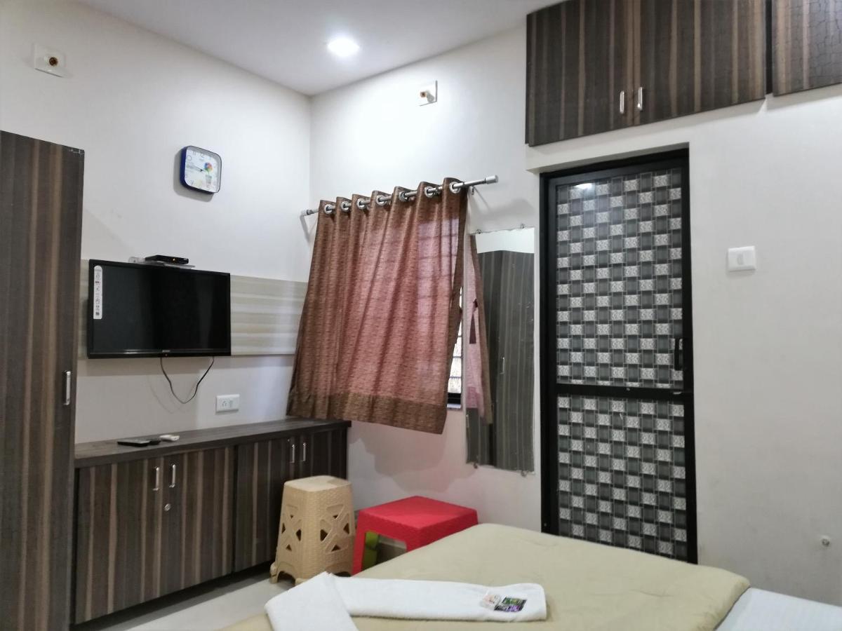 Hotel Shiv Regency Kukma Luaran gambar